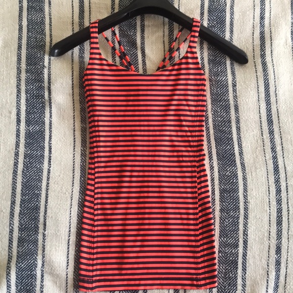 Lululemon Free to Be Top - Picture 3 of 8